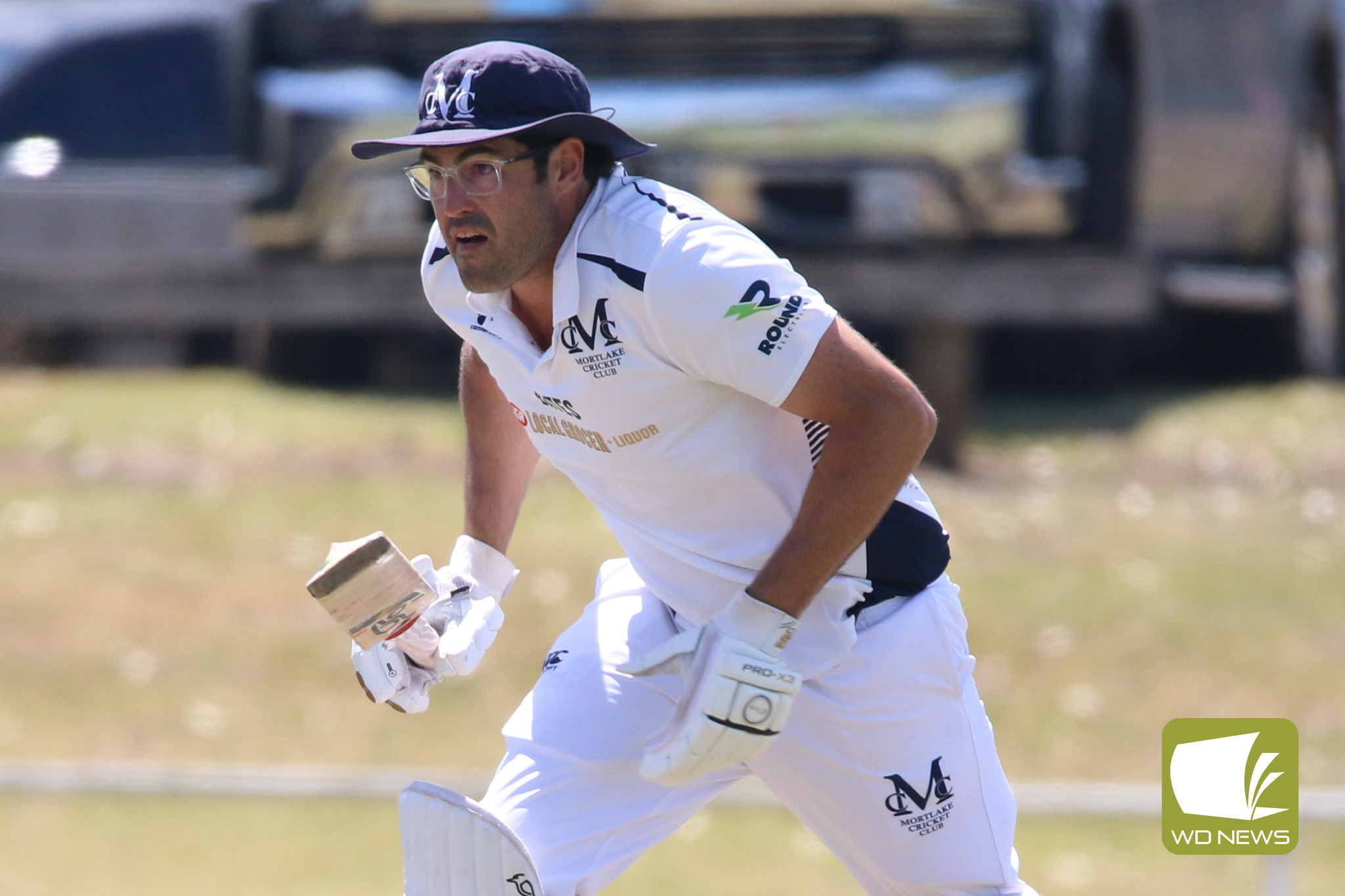 Mortlake’s Todd Lamont runs between wickets.