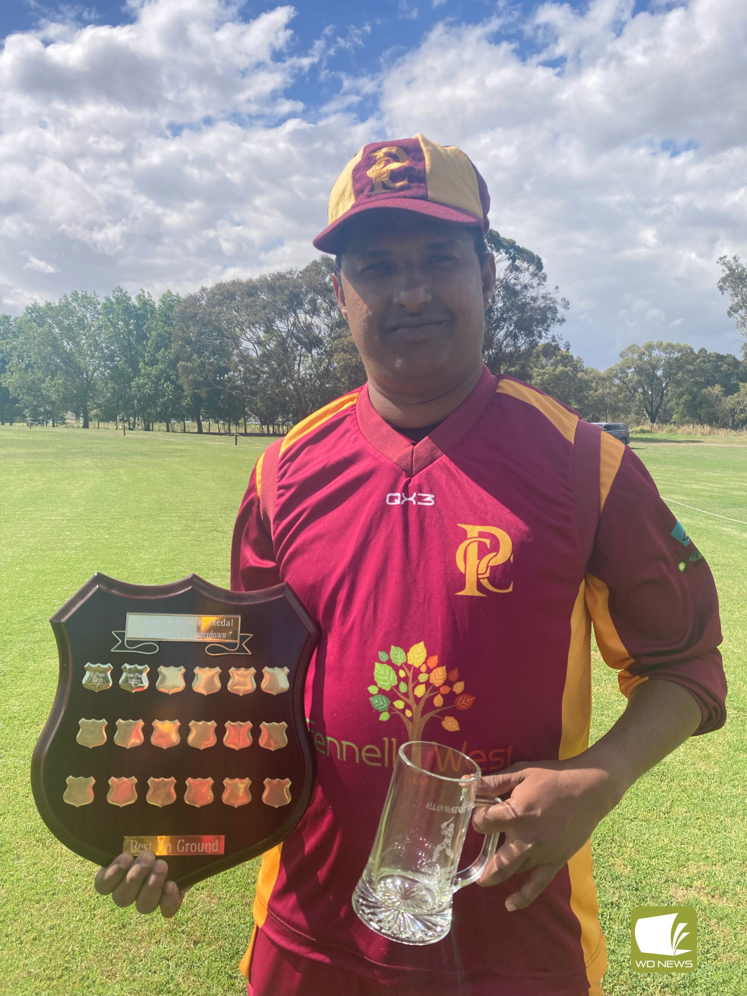 Tharaka Sendanayake won the Allan McKenzie medal for player of the match.